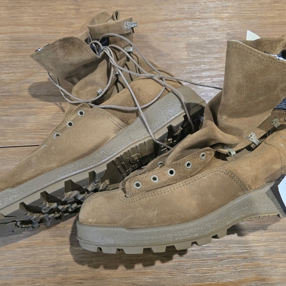 McRae Gore‑Tex Army Combat Boots 12R (Coyote) – Used